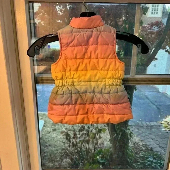 Juicy Couture Toddler Girls Zip Up Rainbow Puffer Vest Sz 18 Months - Picture 2 of 9
